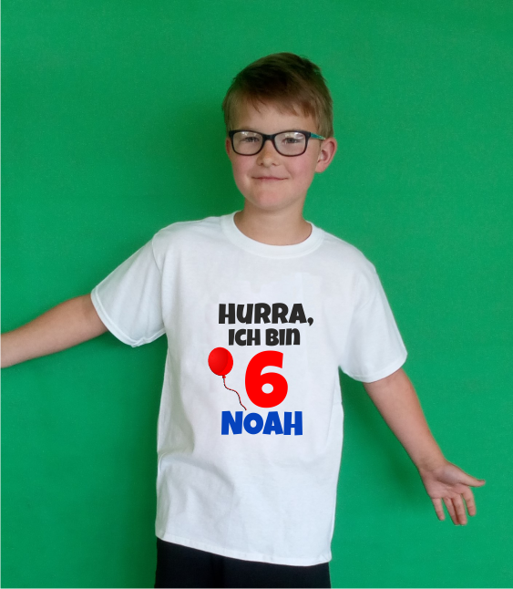 T-Shirt Geburtstag Kinder mit Namen Hurra, ich bin ....Junge